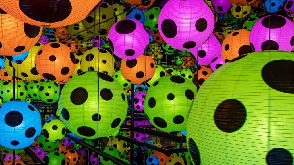 Kusama innstalasjon Henie Onstad Kunstsenter