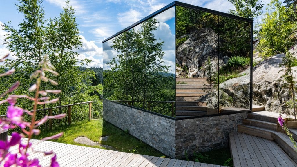 Bilde av en moderne speilglasshytte