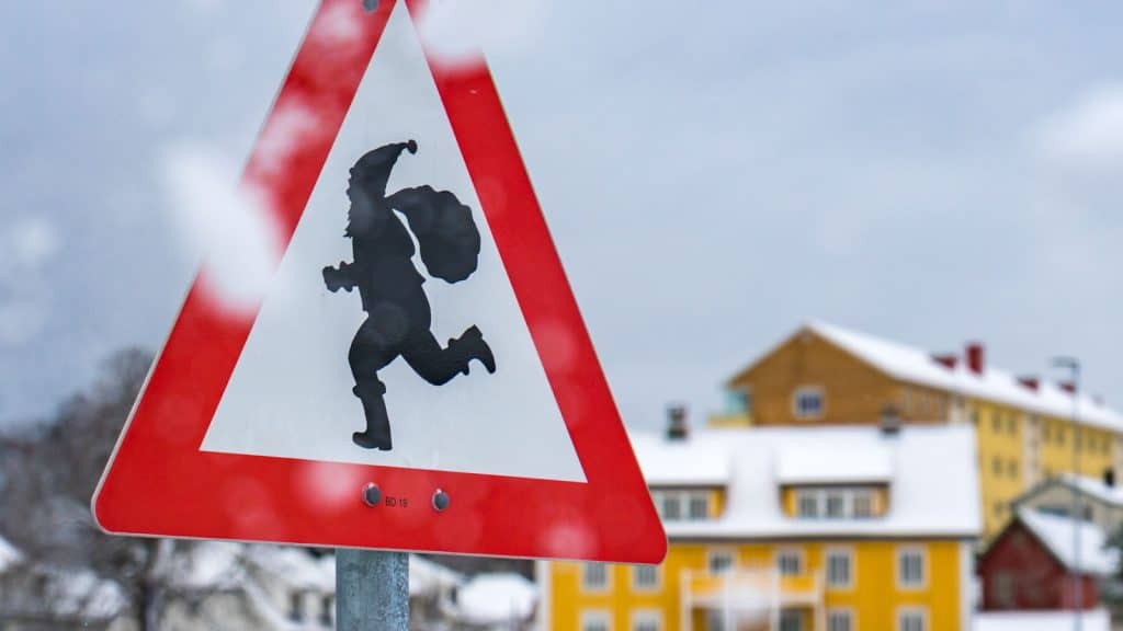 Nisseskilt fareskilt med snø